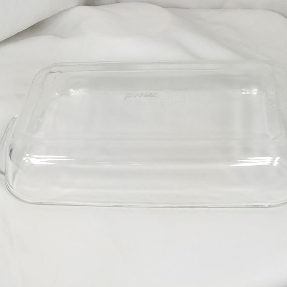 Pyrex 2 Qt Clear Glass Baking Dish 232-R - Picture 8 of 13